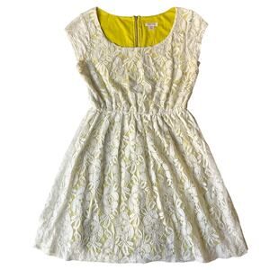 Xhilaration Women’s Lace Dress size M ShortSleeve KneeLength Floral White Green